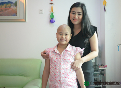 تبرع أهل المريضة الصغيرة تين دا من لاوس بعشرة ألاف يوان إ